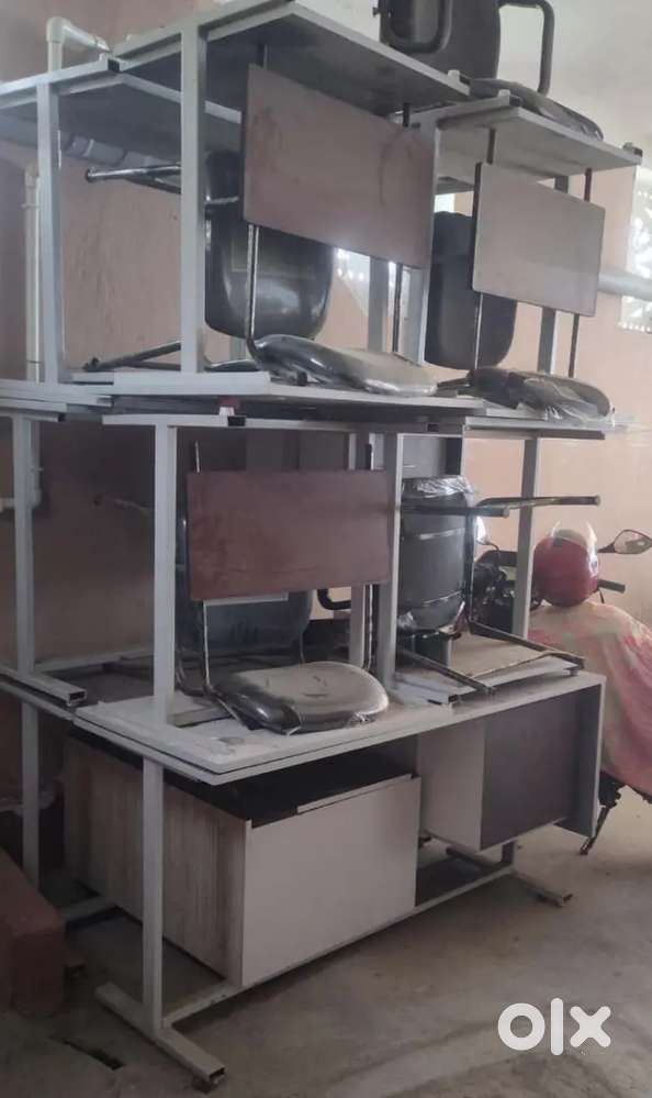 TO SELL MY COMPUTER TABLE+CHAIR+OFFICE TABLE+PRINTER MACHINE+PROJECTOR