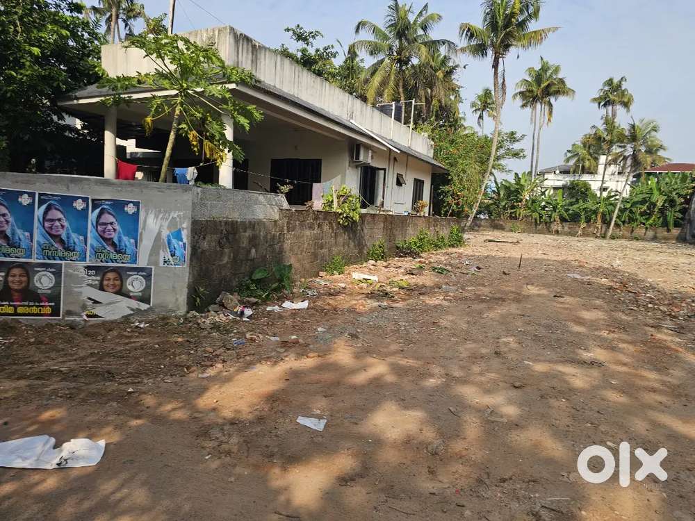 3, 4,5,Cent Residentinol Plot For Sale in Chakkaraparambhu Near Vytila