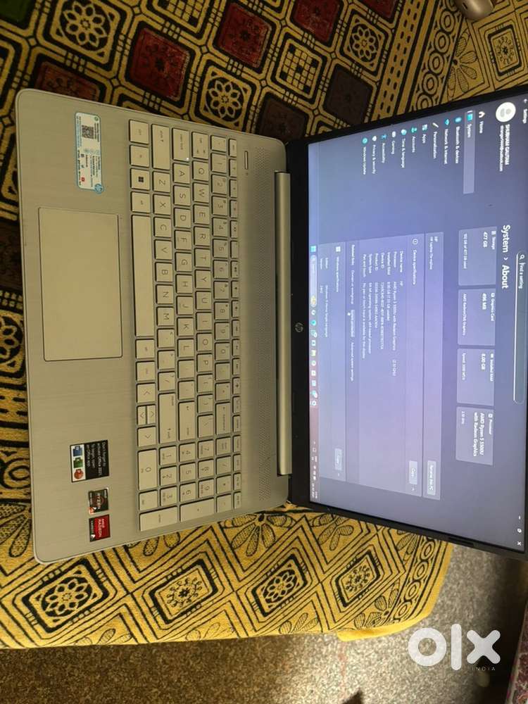 HP AMD Ryzen 5 5500U with radeon graphics