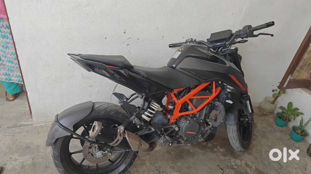 Duke 390  2023 with new tyres new service