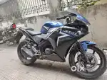 Honda CBR 150r (2016)