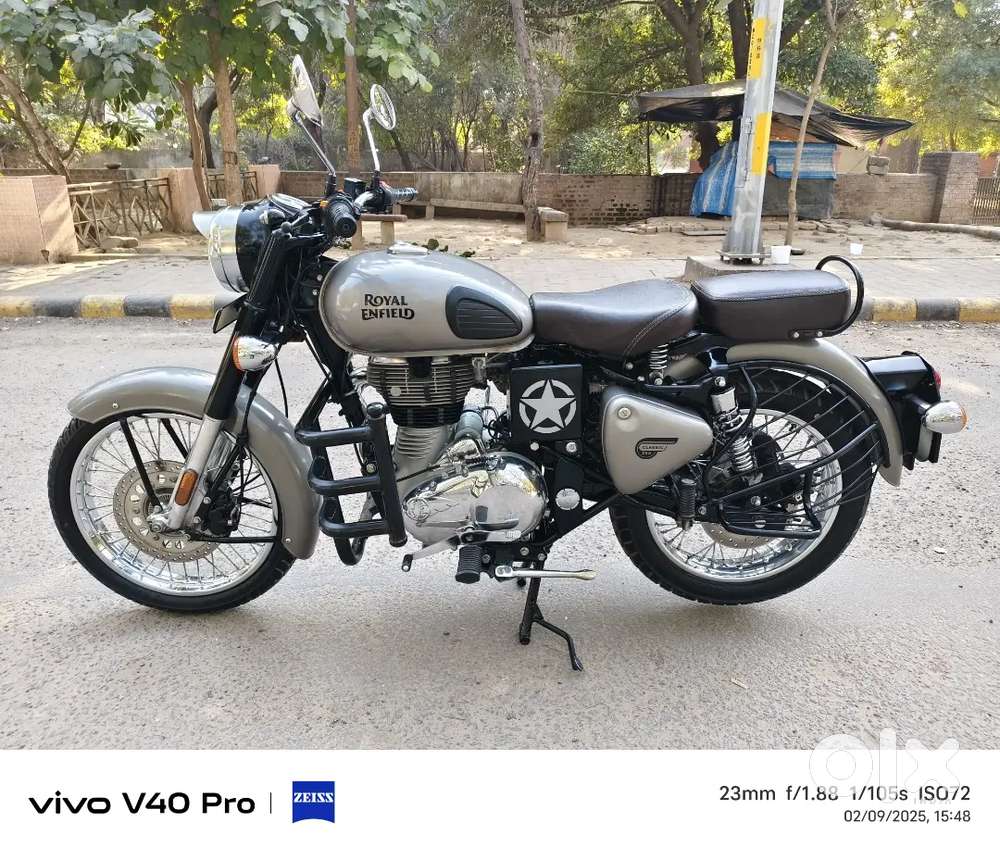 2019 Nov model gunmetal gray single hand showroom condition bike