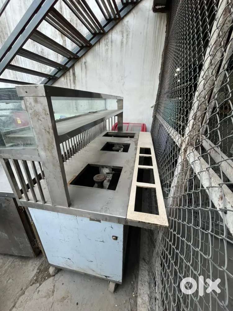 3 burner counter golden colour very good condition 6.5 foot