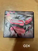 Ear buds wireless(brand new)