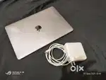 Apple laptop