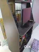 Computer table