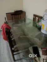Dining table bilkul ok hai