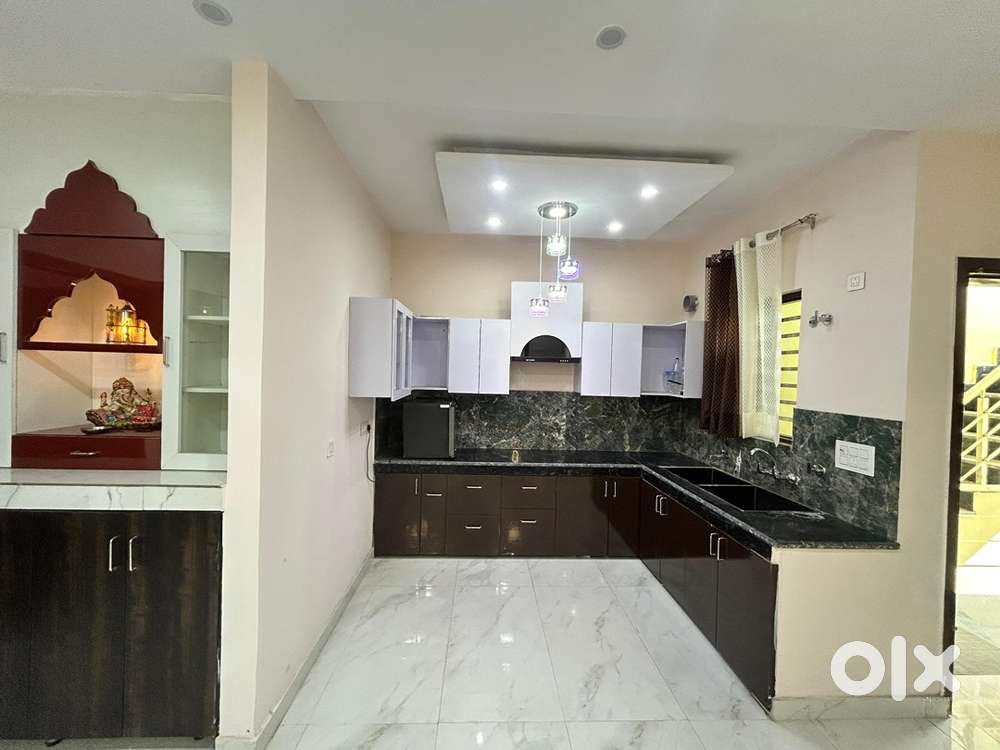 150 Gaj 3BHK FULLY SPACIOUS FLAT FOR SALE IN JUST 51.90lac Sector 115