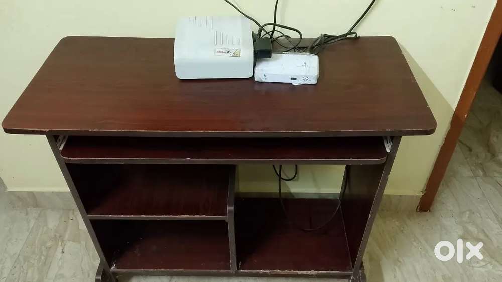 Computer Table Urgent selling