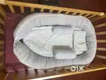 Baby hug crib