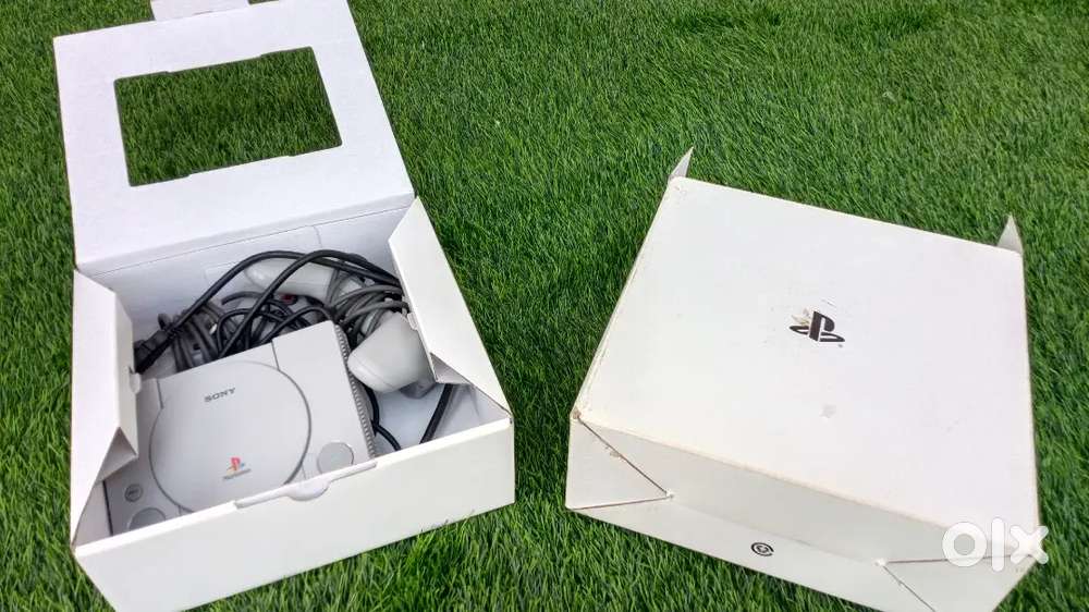 Retro Sony PlayStation Classic Console With 2 controllers