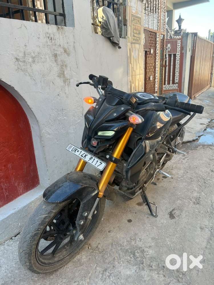 Glossblack good condition first owner