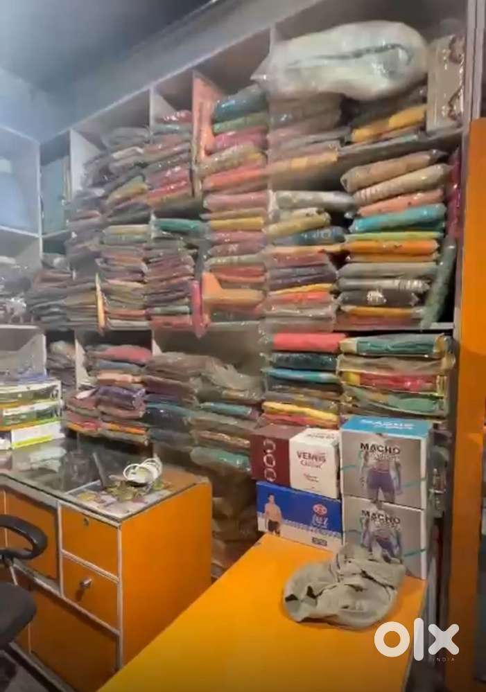 Ladies Garments ki shop ka sara mall sell