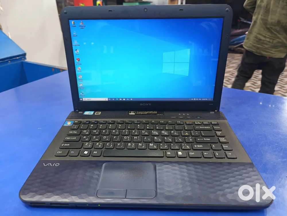 Sony i5 laptop only 9000