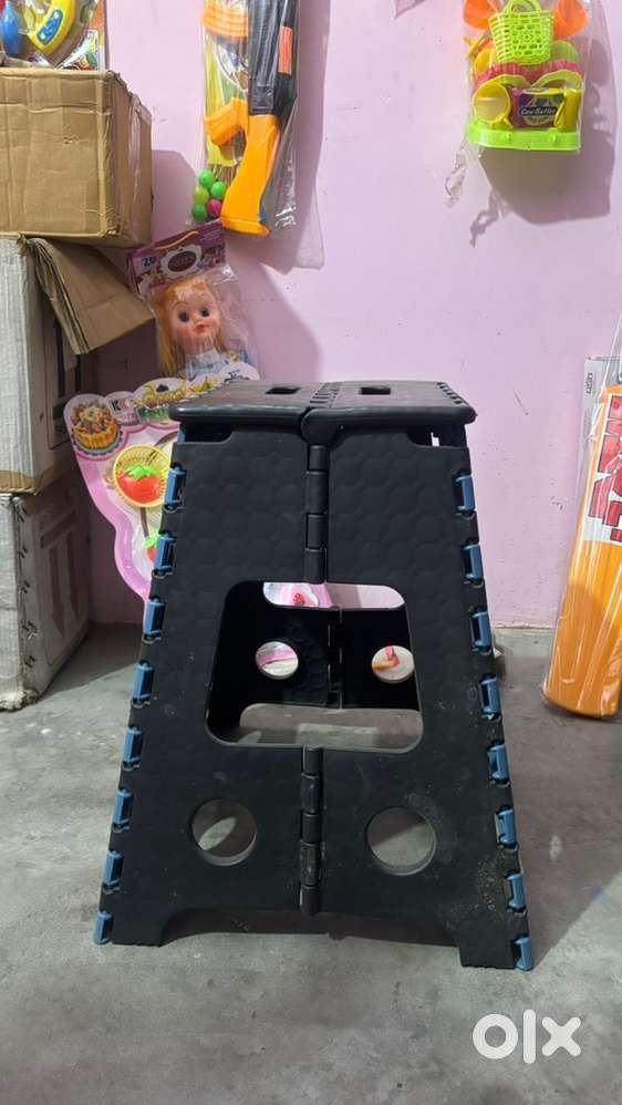 Foldable stool