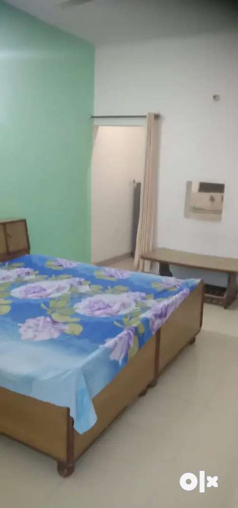 One bedroom attached bath kitchen ac bed sec 4 panchkula