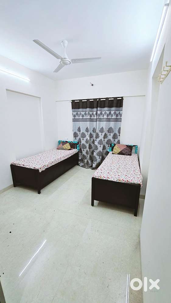 Female pg double three sharing basis pg accommodation andheri metro