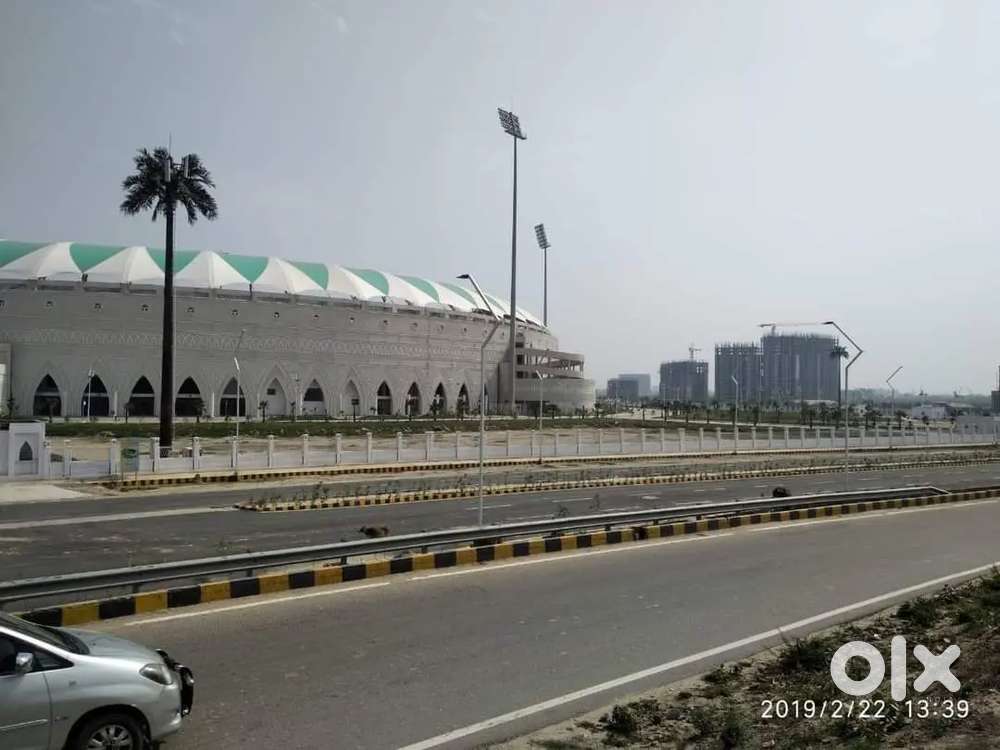 गोमती नगर एक्सटेंशन इकाना स्टेडियम के नजदीक आवासीय प्लॉट