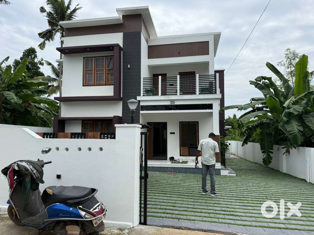 Kollam Chathannoor Sheematti junction dis 700 meter 1680 sqrf