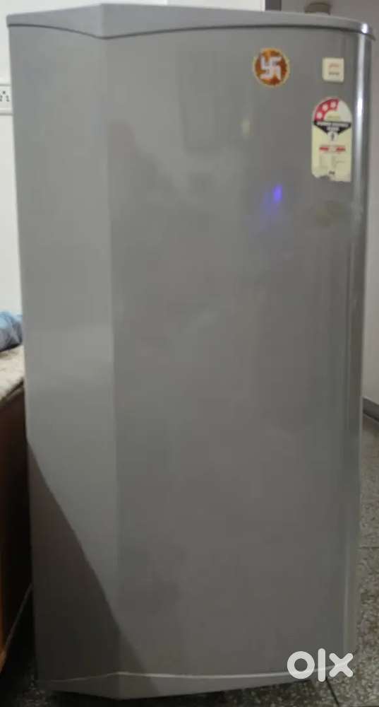 Godrej 180l 3-star fridge (good condition)