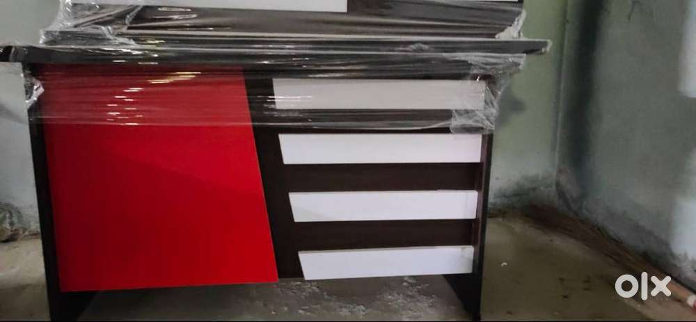 Office tables and storages