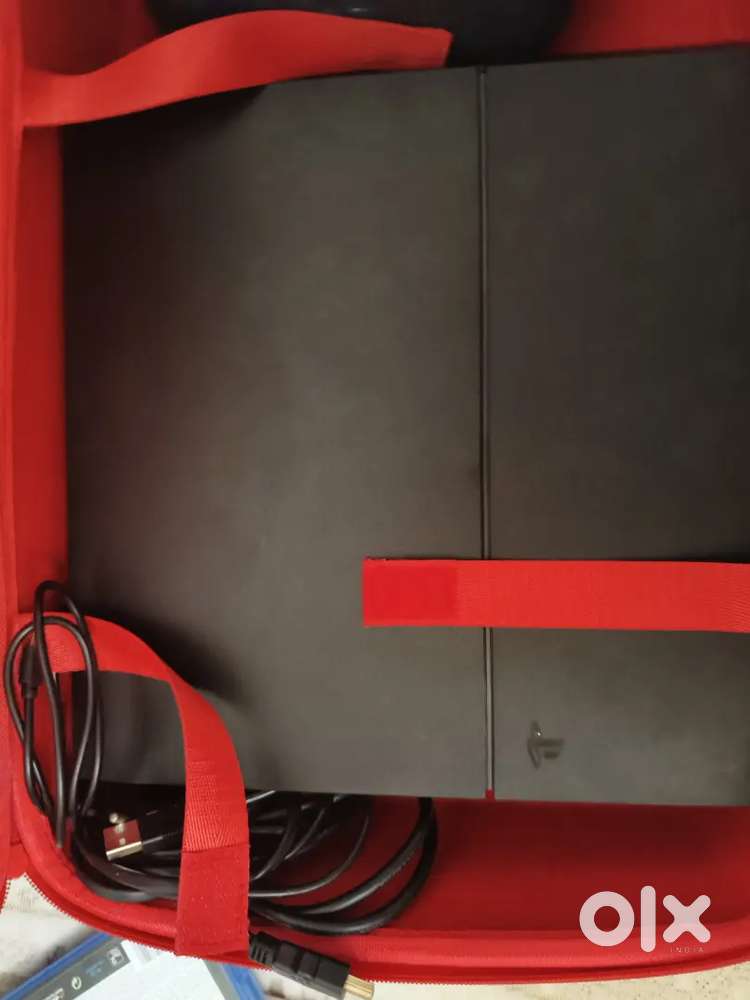 PS4 slim model