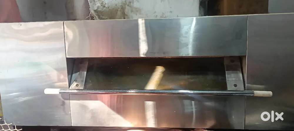 Bakery Gass oven 6 tray 3 month use only