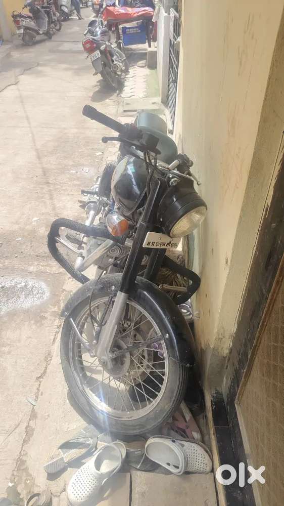 Superb condition bike black colour non accidental