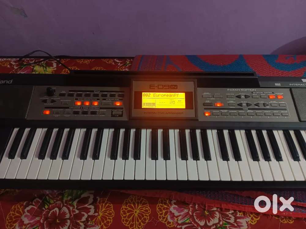 Roland E09 IN Legendry music keyboard