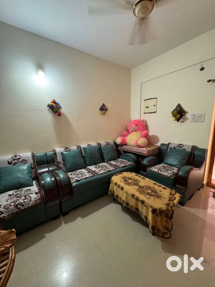 (ID GNT03)2 BHK Flat for Resale1050 sftWest 35LGorantla