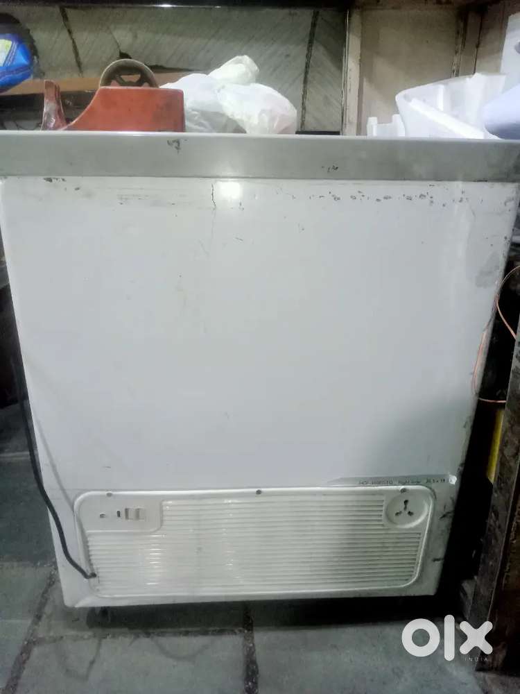 Deep fridge for sale - needs repair - budget price