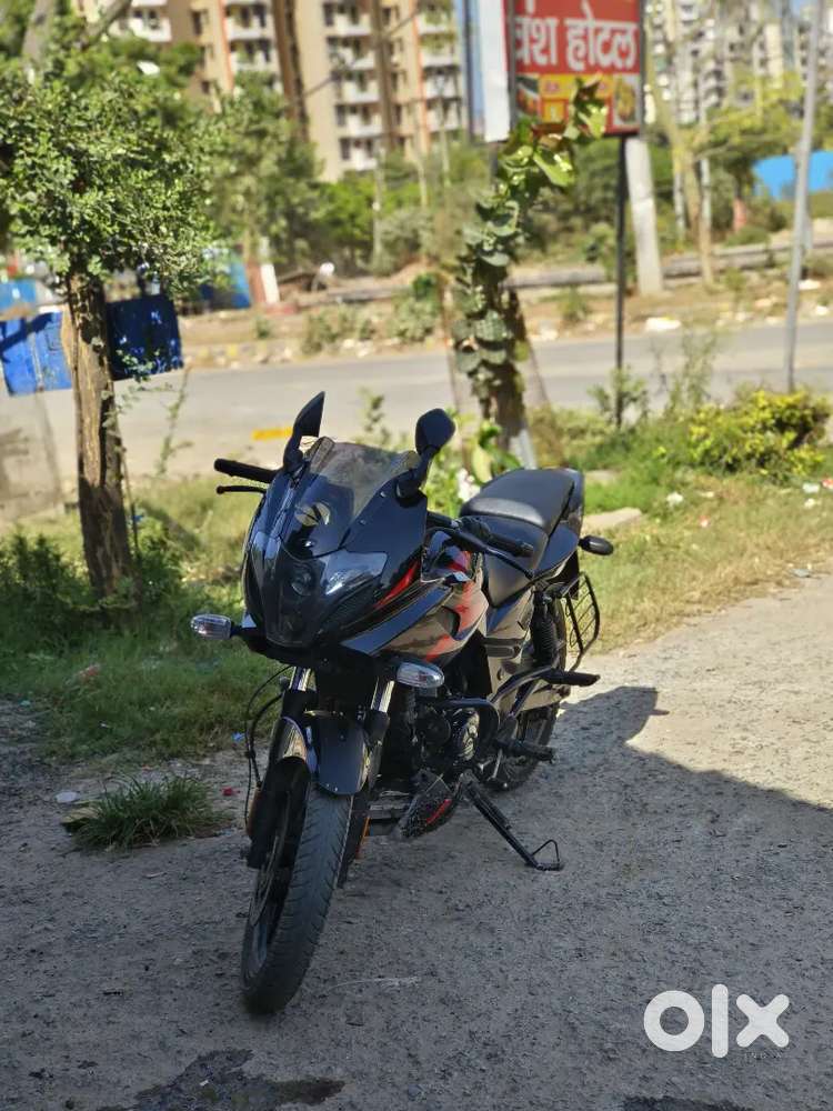 Pulsar 220 F