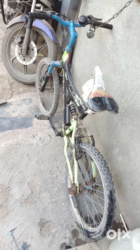 Kalyal est pishavali ganw