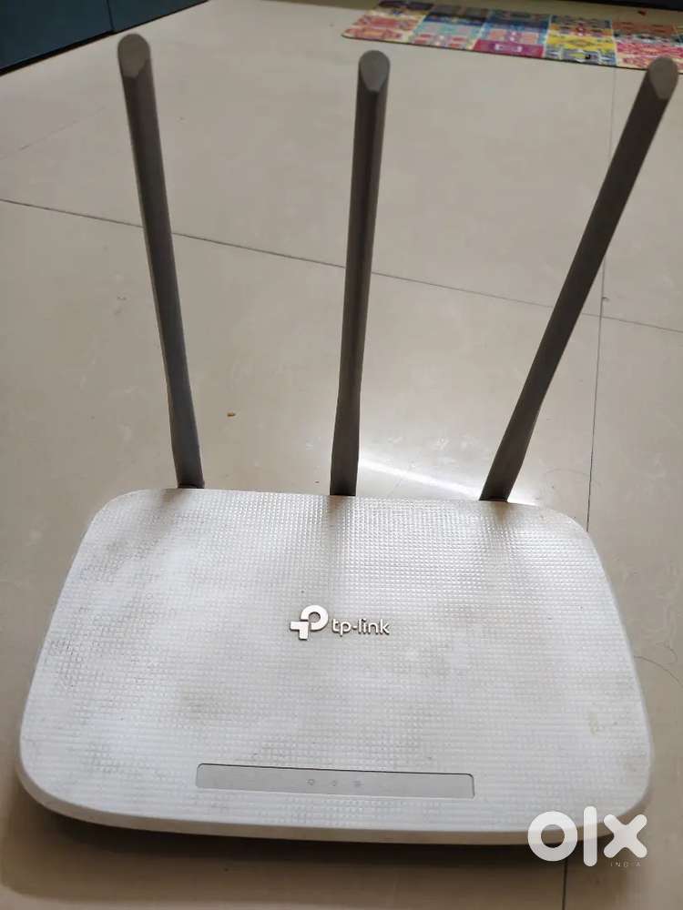 TP link router 3 band- 7 months old
