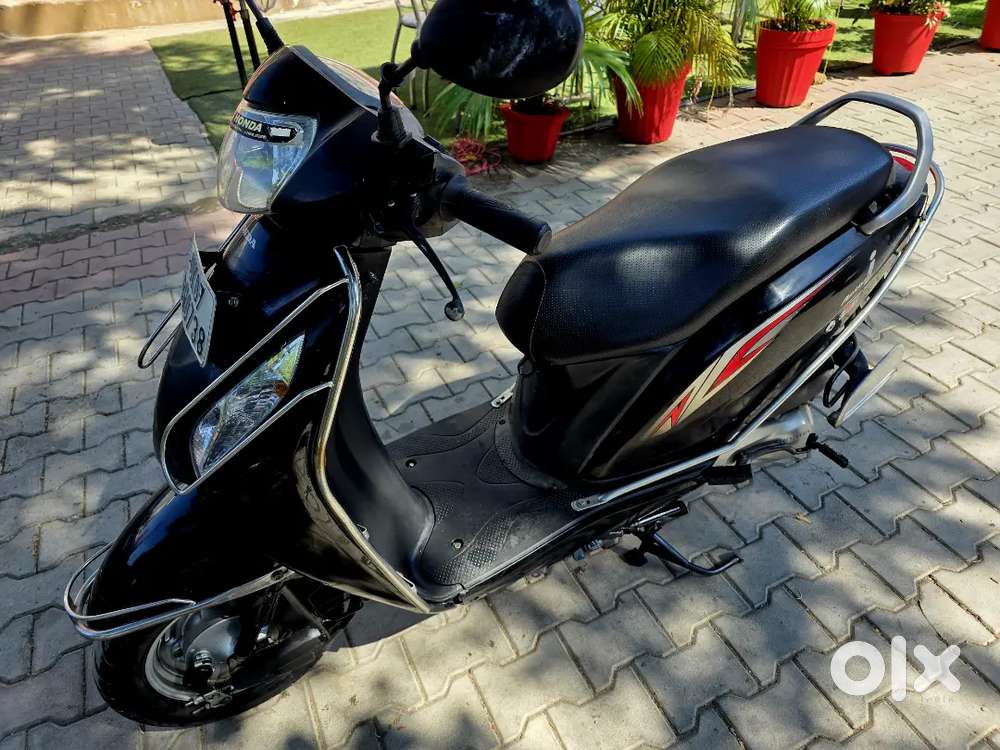 Honda Activa i in very good condition first owner all paper complete