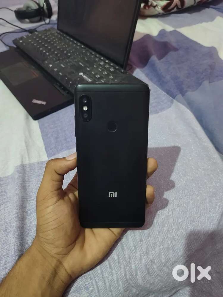 Note 5 pro 4gb 64 gb with charger clean phone