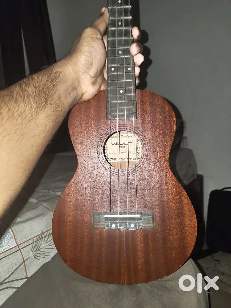 Tenor Ukulele 26 Inch With Travel Bag For Sale