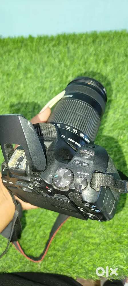 Canon camera 200D