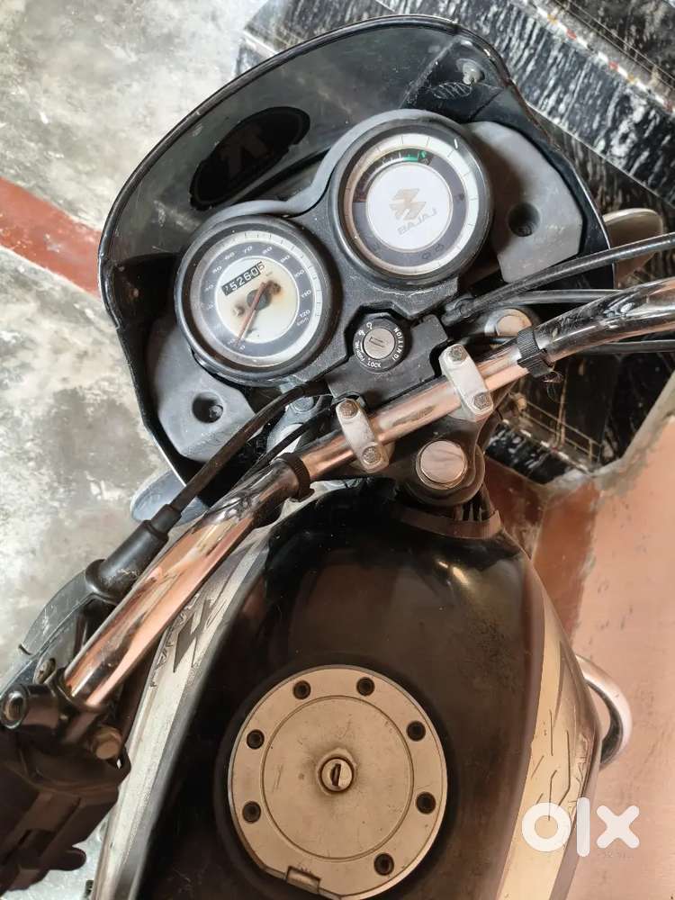 Ya bike bahut kam Tel pita Hai aur chalane mein bhi ठीक-ठाक hai