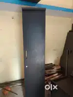 Single door band new
