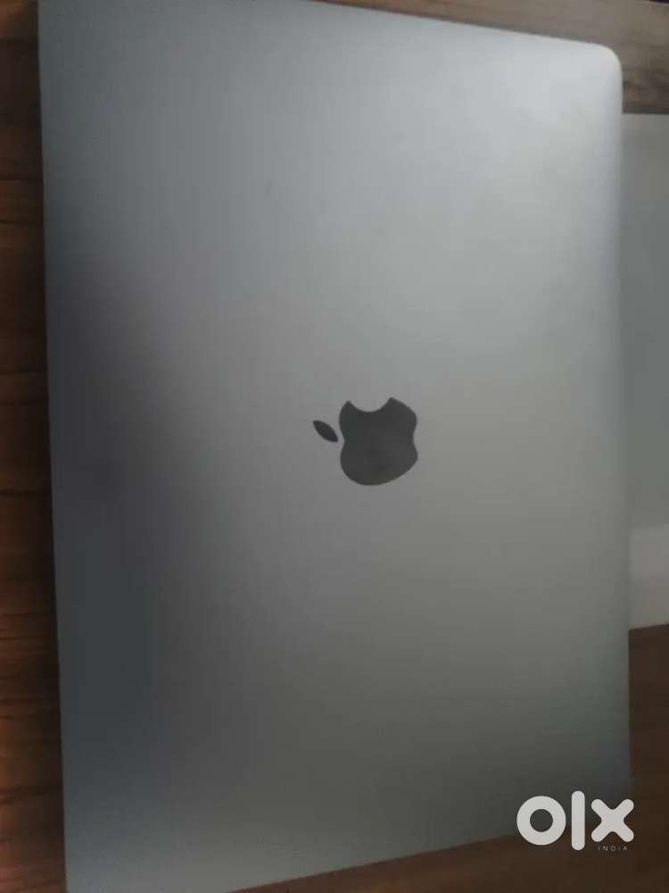 Macbook air 2020 M1 chip ( at just 25000)