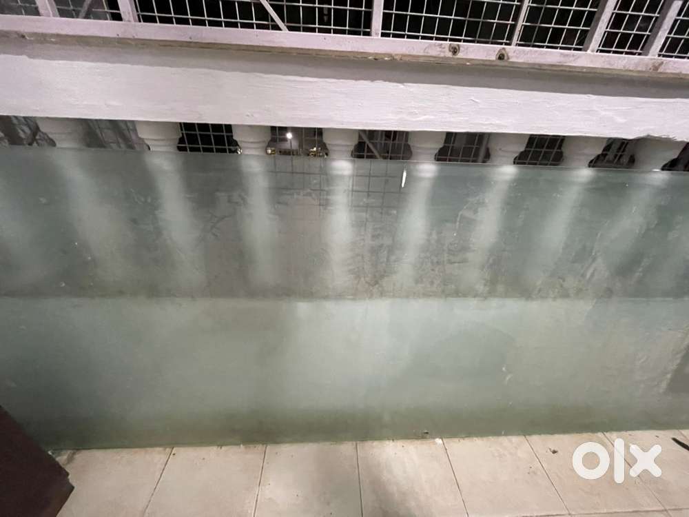 Glass partition