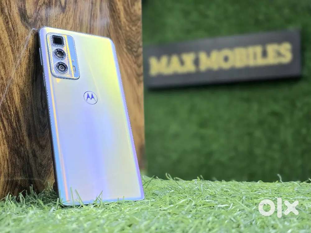 Moto Edge 20 Pro 8/128 (iridescent cloud)