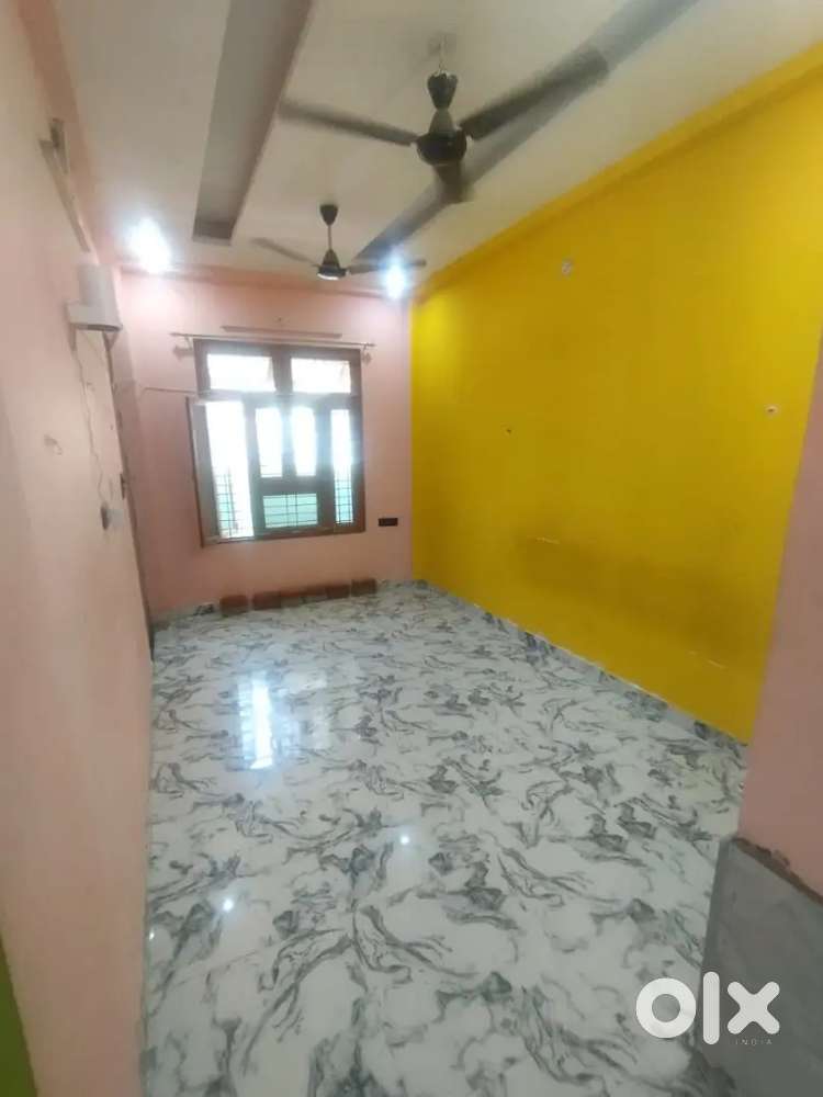 A semi furnished house for rent im dayal farm deva raod Lucknow.