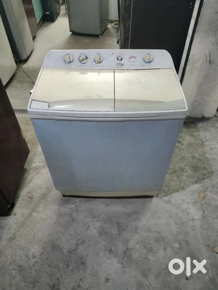 Godrej washing machine good condition top load 6.5 kg Sami auto matic