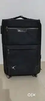 Trolley bag selling at 1100 rupees