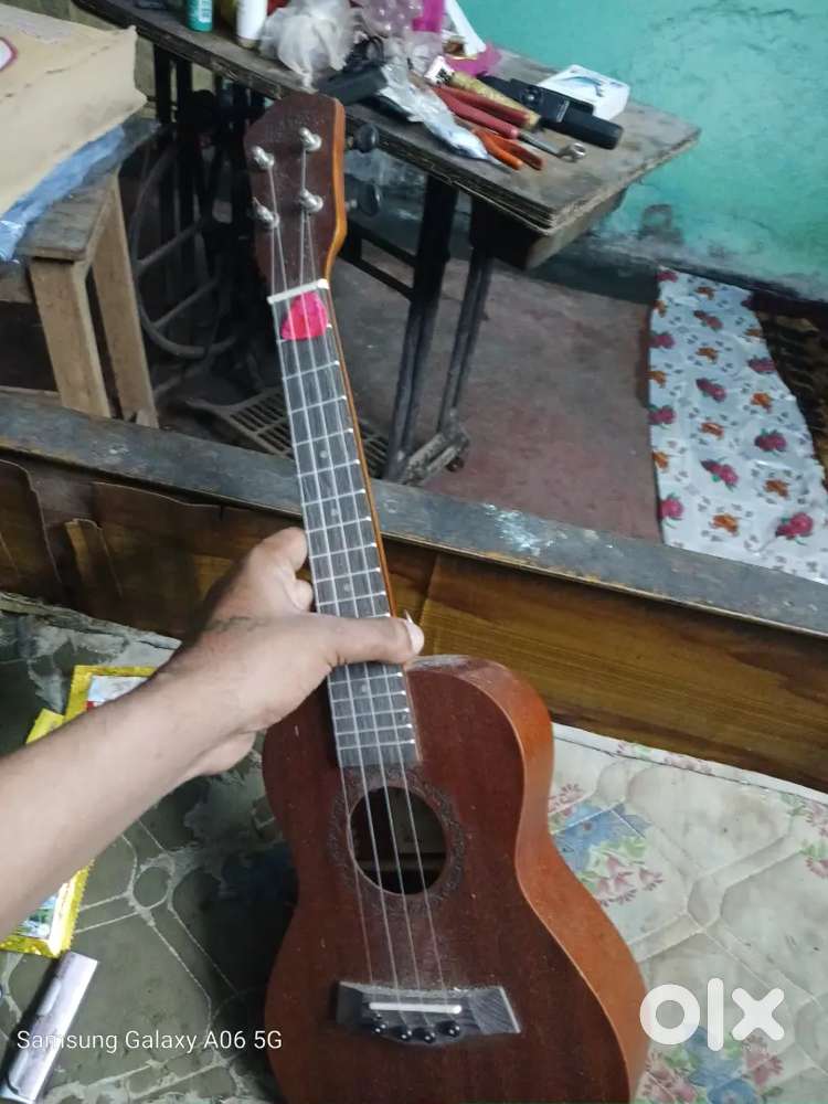 Ukulele sell urgent