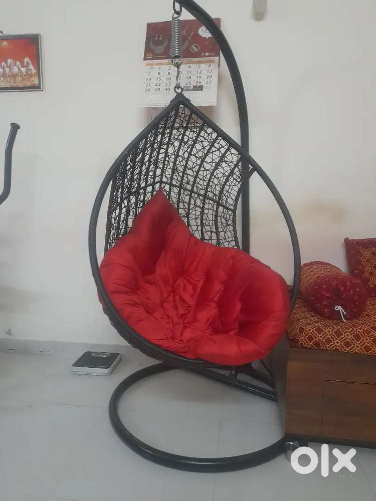 Handing egg chair