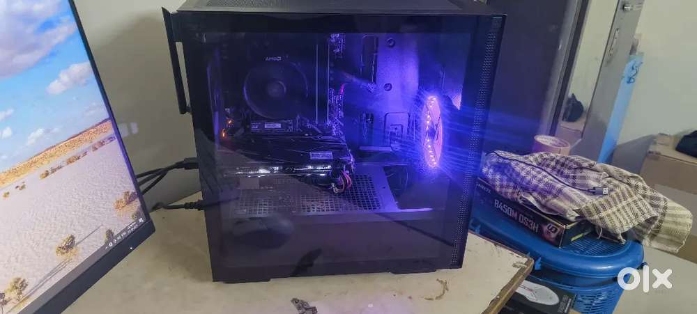 Gaming and editing pc with display