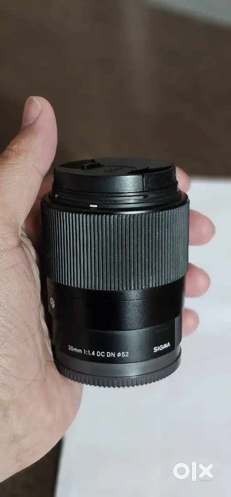 Sigma 30 mm f/1.4 DC DN Contemporary Lens for Sony E-Mount - Black